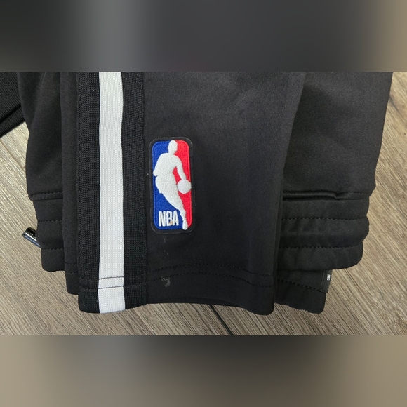 Pro Standard NBA Chicago Bulls Retro 1 "Yellow Ohcre" Track Jacket & Pants Set - Picture 10 of 11